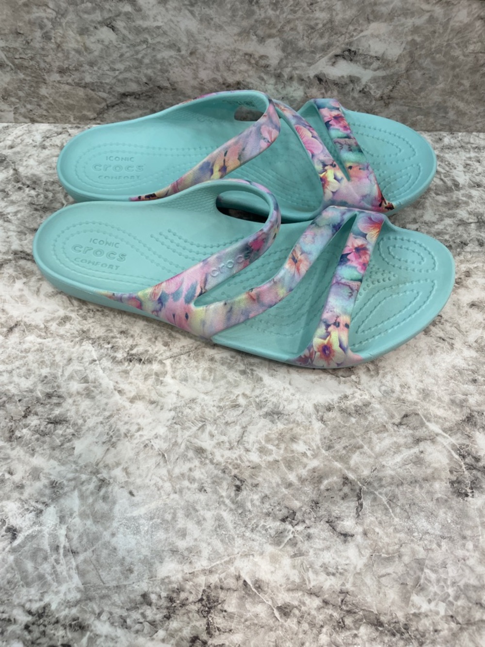 Crocs Kadee Sandals - Size 7- 2 pairs- blue floral- cream - Picture 4 of 13